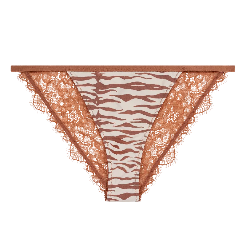 high-cut lace panties for a flirty lookBraguita Wild Rose Brown