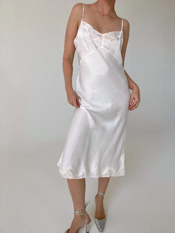 women's pajamas with lace trim1930's White Slip With Lace