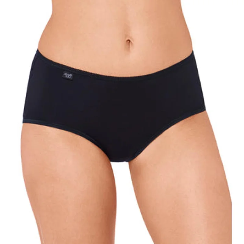 lightweight cotton briefs with a soft and stretchable fabric for everyday comfort24/7 Microfibre Midi 10180723