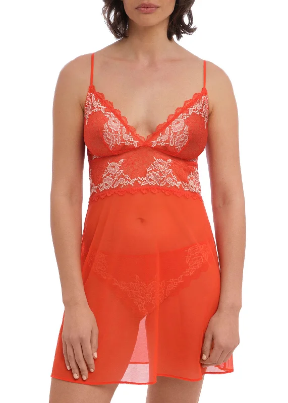 women's pajamas designed for those who believe in sweet dreams and cozy nights.WACOAL Lace Perfection Chemise WE135009 - Fiesta