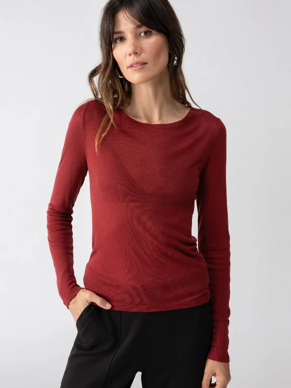 Women's Blouse with Boat NeckFemme Crew Tee Garnet