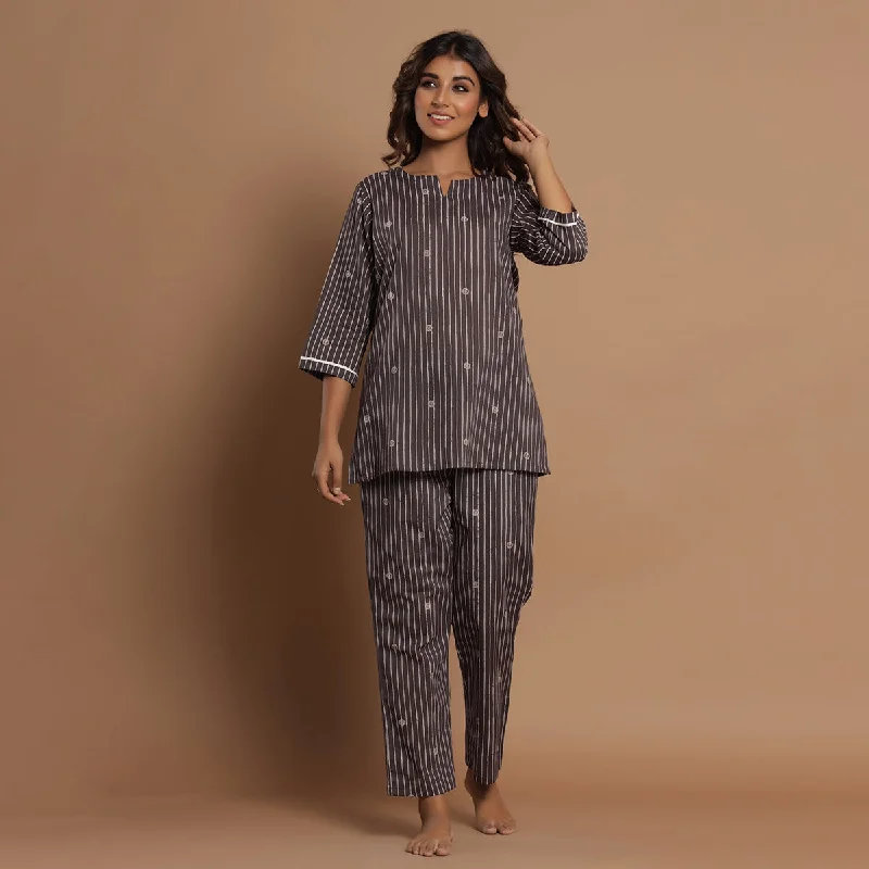 women's pajamas with built-in braStroked Rings on Grey Loungewear Top Set